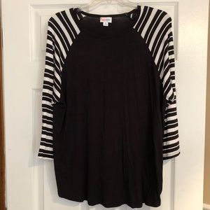 Lularoe Randy tee